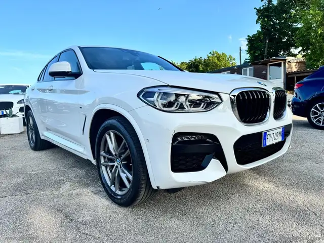 BMW X4 view 3