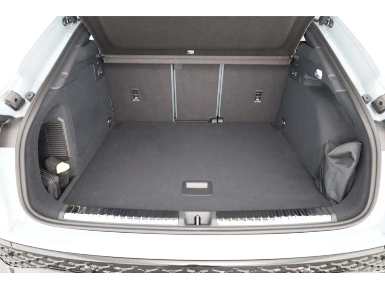 Audi Q3 Sportback e-hybrid S Tronic LP: 73.573,-/Pano 12