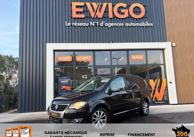 Volkswagen Touran 1.9 TDi 105CH FREESTYLE RADARS DE RECUL – CLIM AUTO BI-ZONE VOLANT MULTIFONCTION