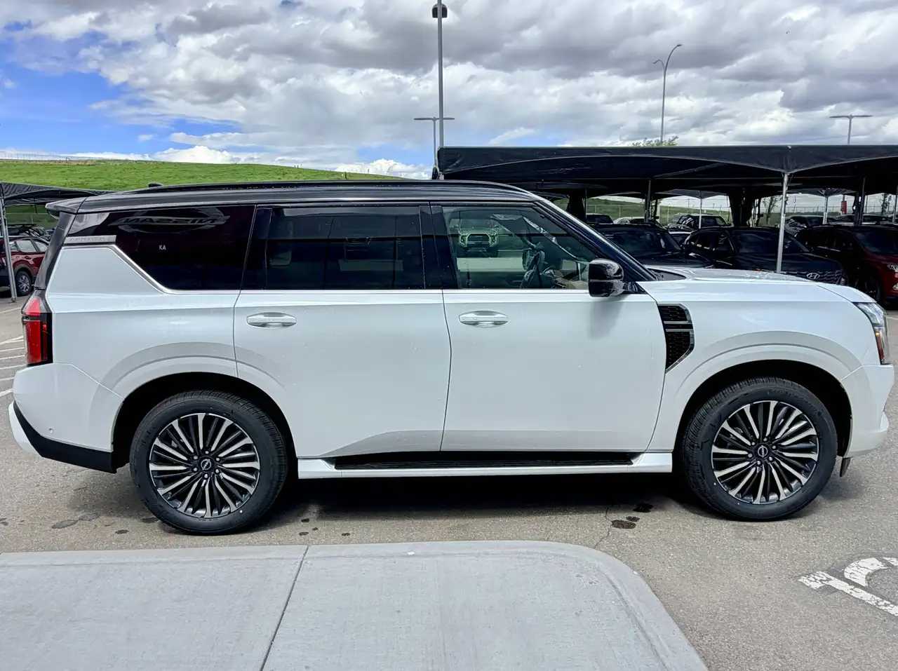 Nissan Armada снимка Nissan Armada