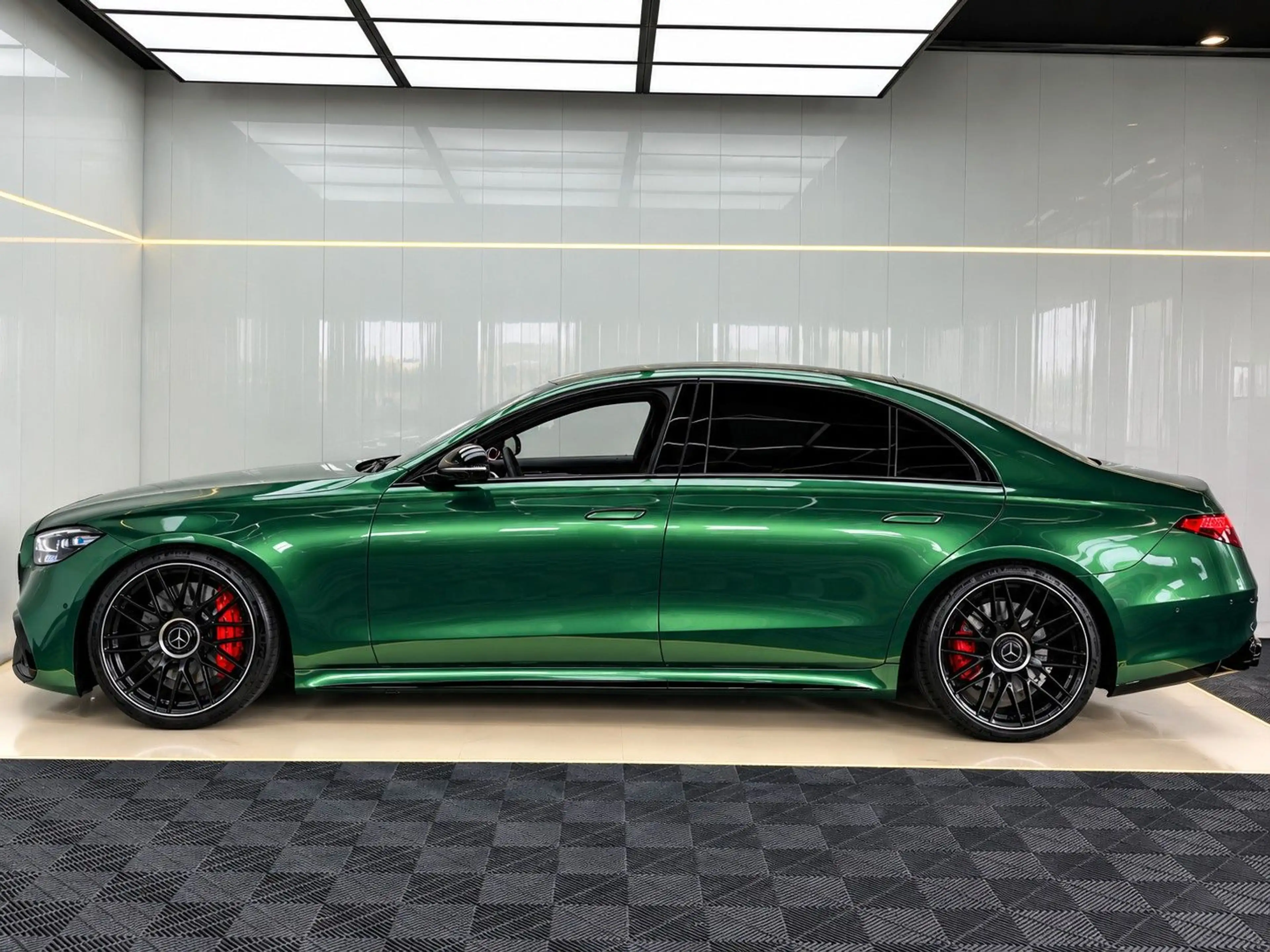 Mercedes-Benz S 400 d 4M L AMG 4-SEAT/FIRST-CLASS/DESIGNO/3xTV — photo 4