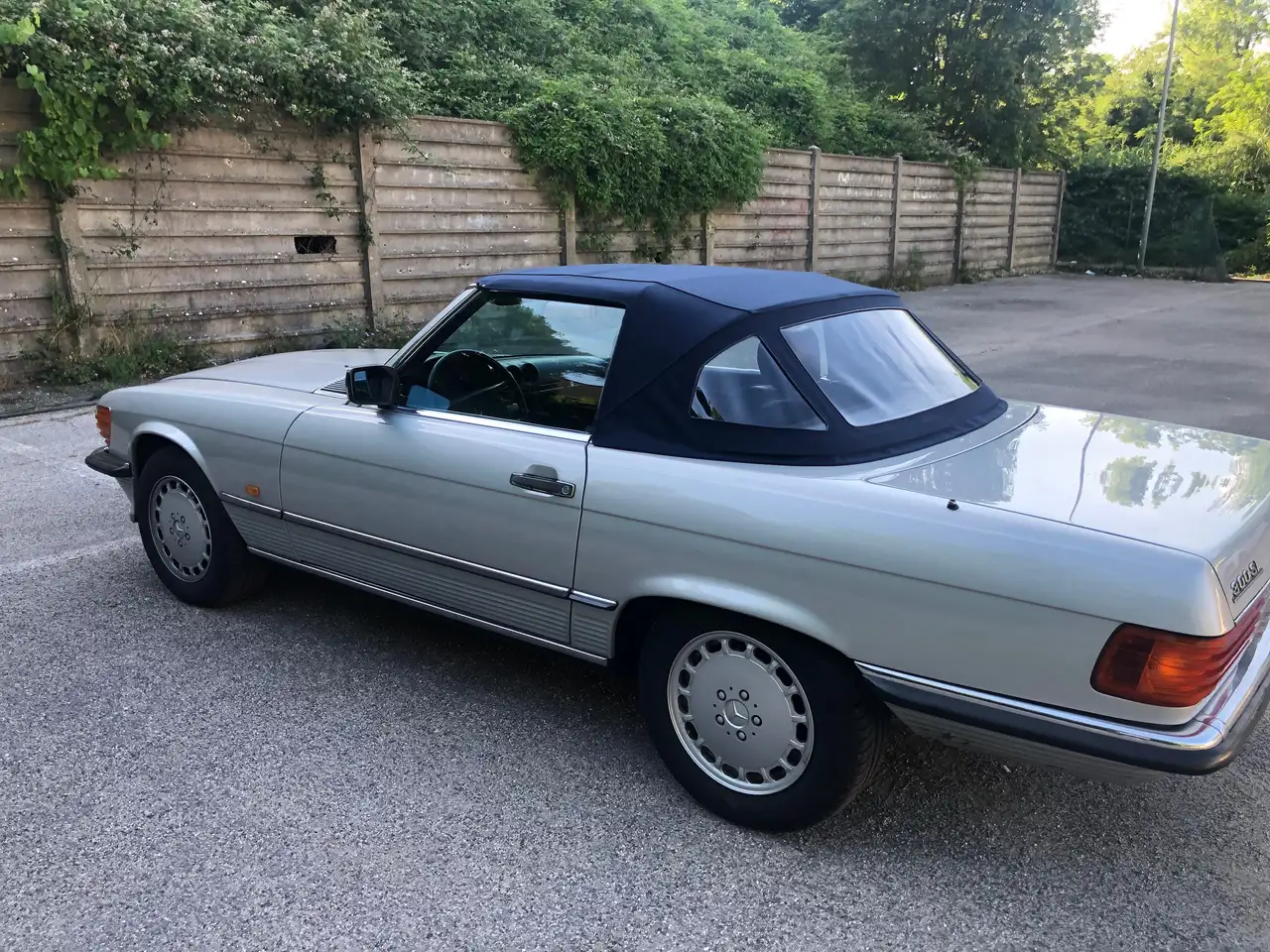 Mercedes-Benz SL 300
