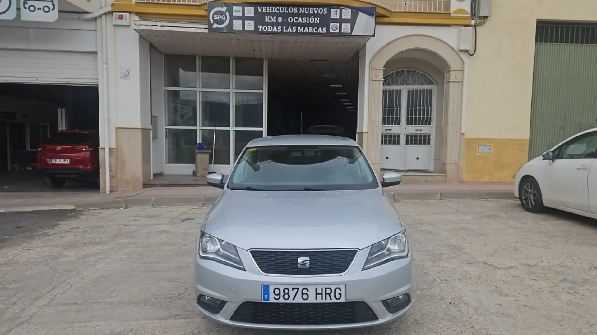 SEAT Toledo 1.6TDI CR S&S Reference 105 Plateado - 2