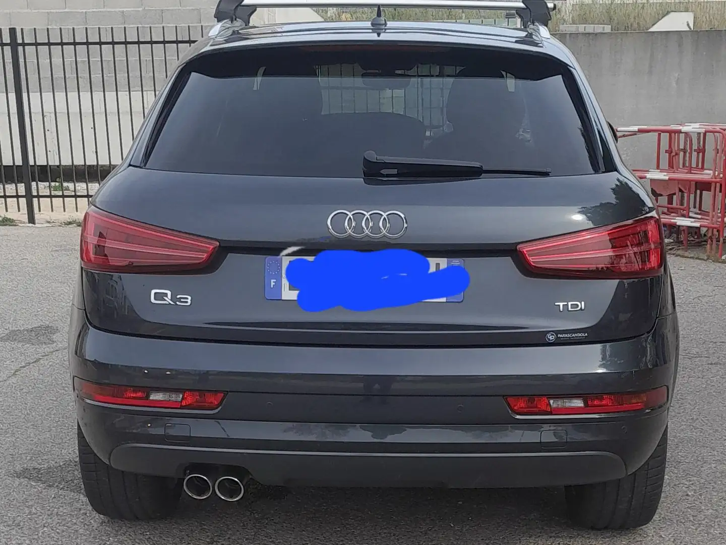 Audi Q3 Q3 2.0 TDI Ultra 150 ch Ambition Luxe Gris - 1