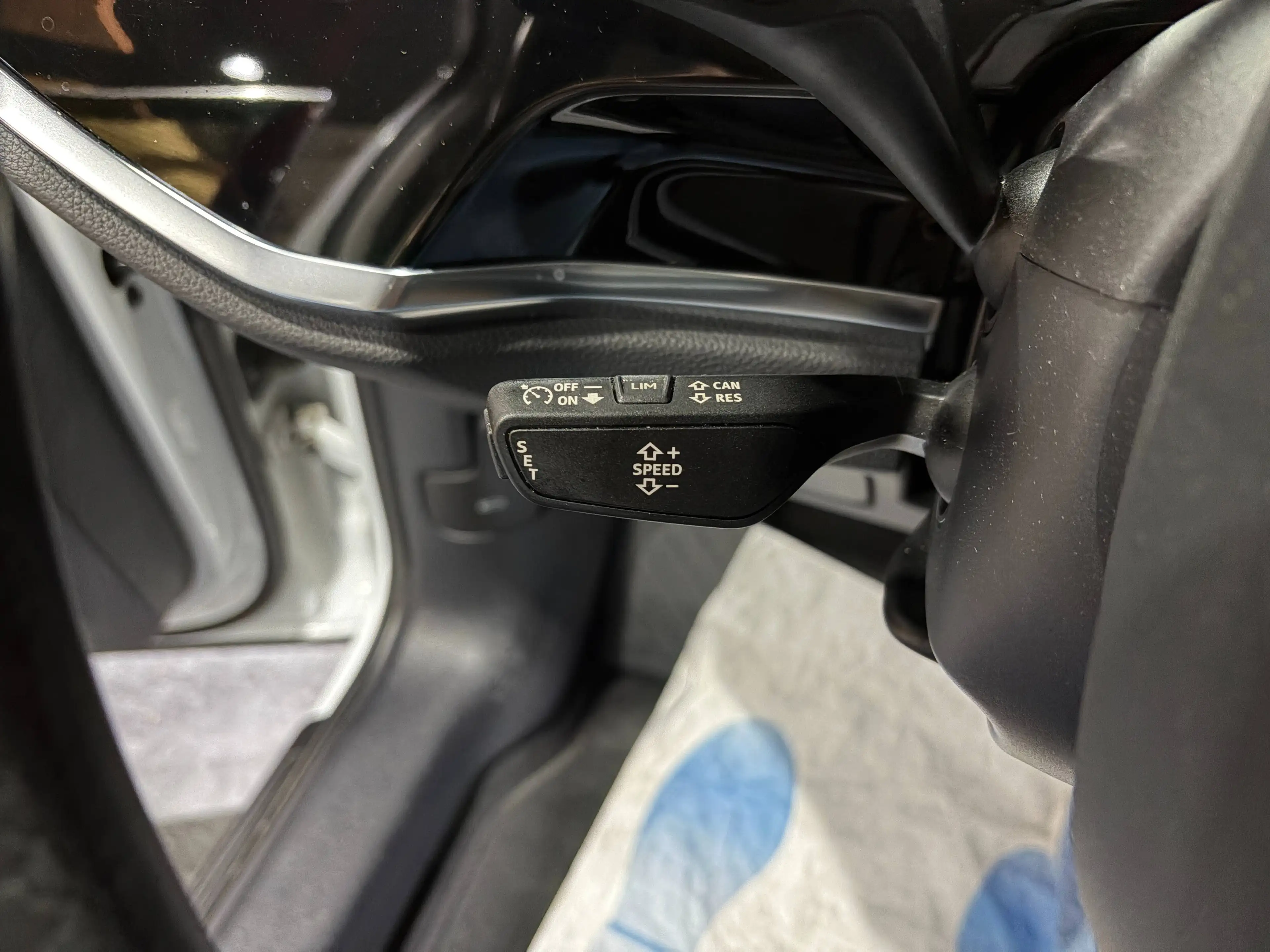 Audi Q3 2.0 TDi S tronic *CARPLAY*SIEGE CHAUFF*1ER PROPRIO*GARANTIE* — photo 12
