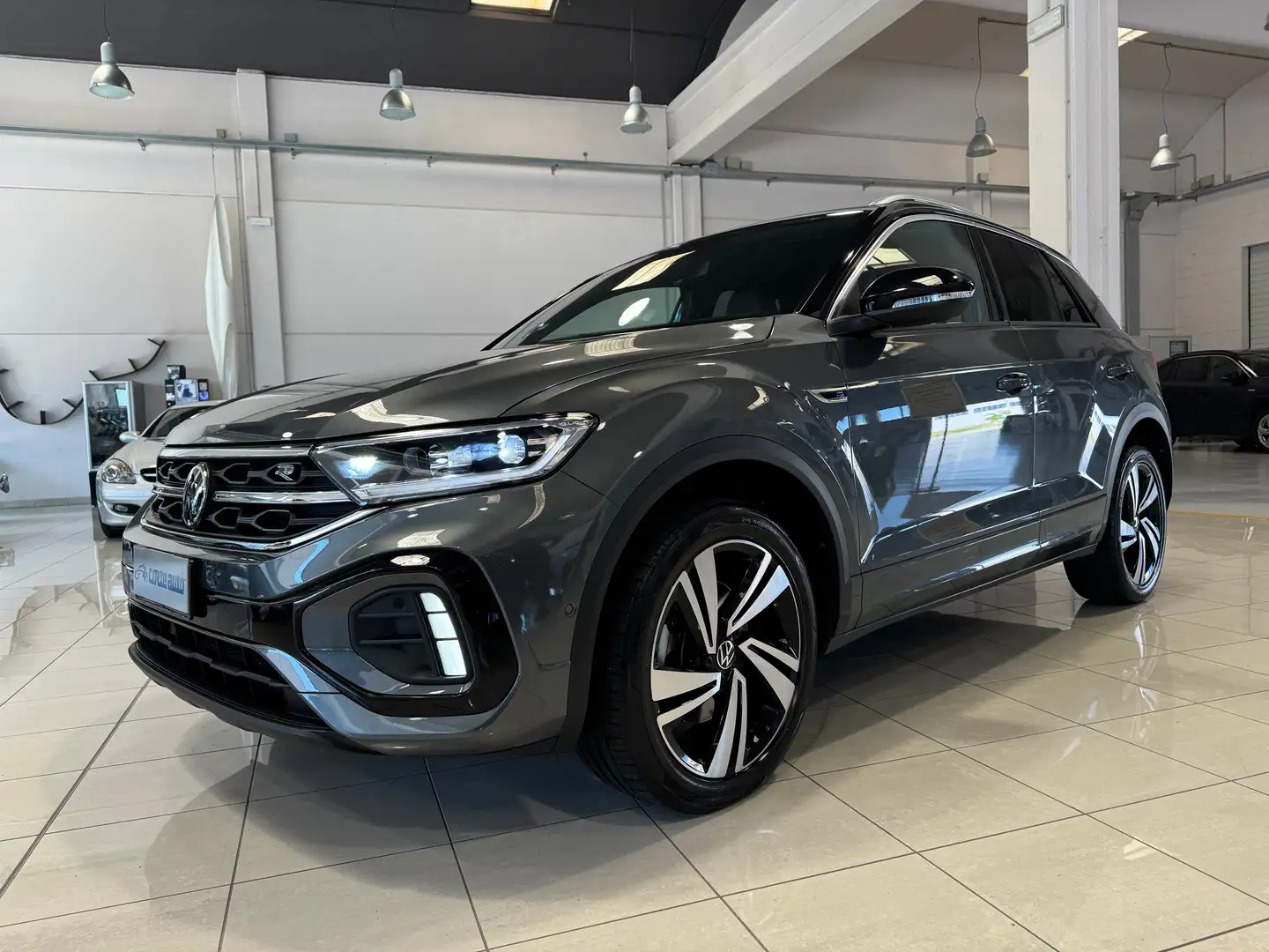 Volkswagen T-Roc 2.0 TDI SCR 150 CV DSG R-Line PRONTA IN SEDE Grey - 1