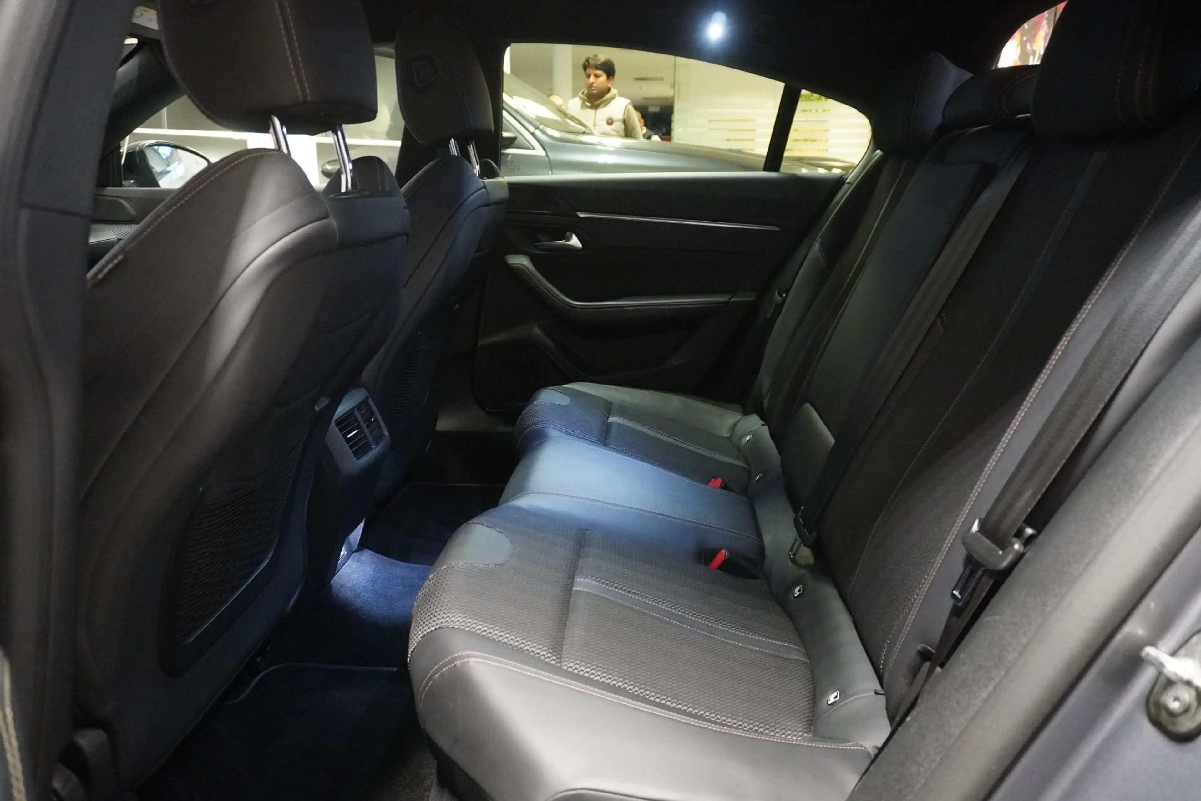 Peugeot 508 1.5 BlueHDi 130 GT Line AHV/Kamera/Navi/Virtual — photo 9