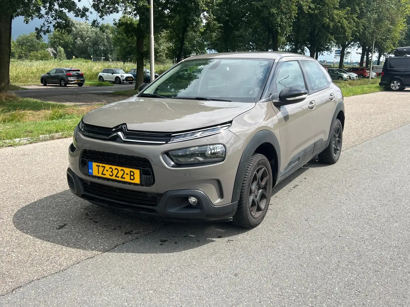 Citroen C4 Cactus 1.2 PureTech Feel sport Maro - 1