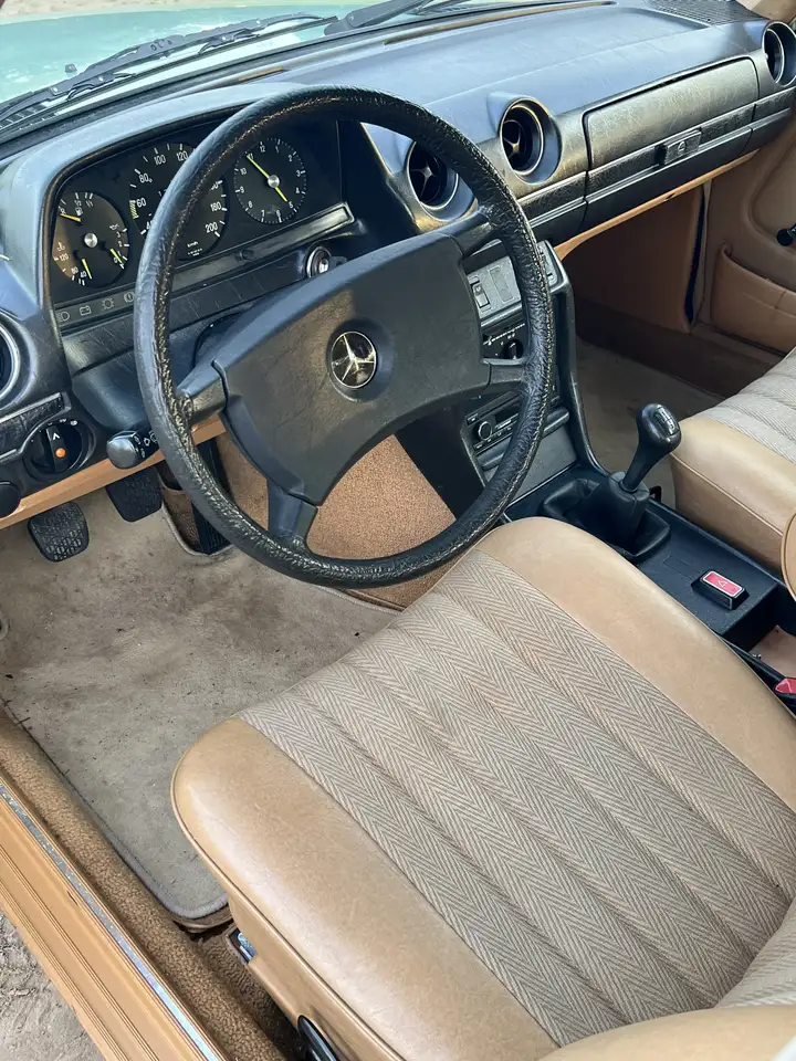 Mercedes-Benz 200 W123, foto 11