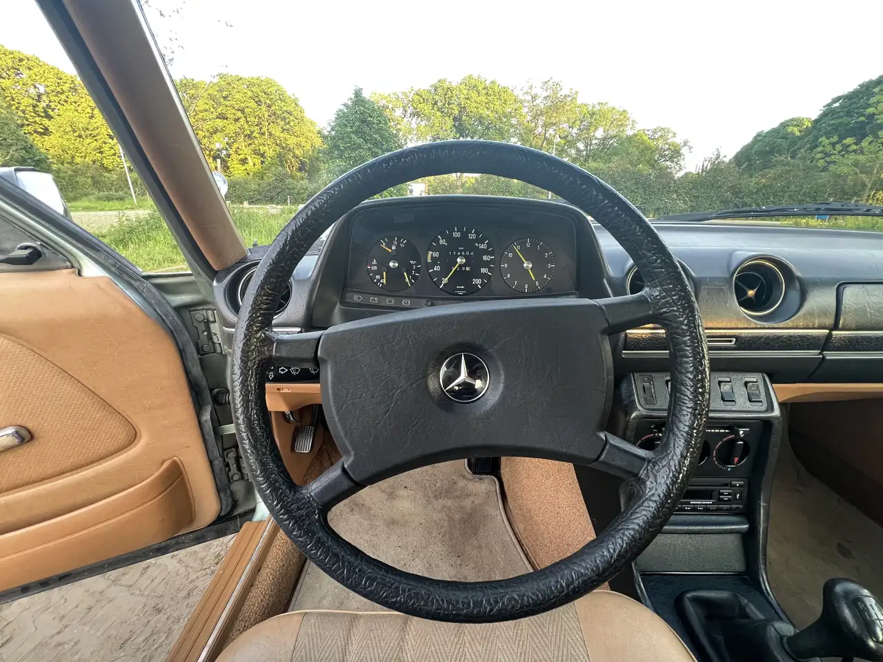 Mercedes-Benz 200 W123, foto 12