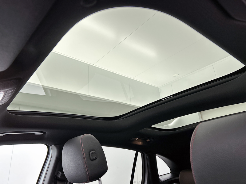 Mercedes-Benz GLA 250 e Business Solution AMG | Trekhaak | Smartphone in — photo 4