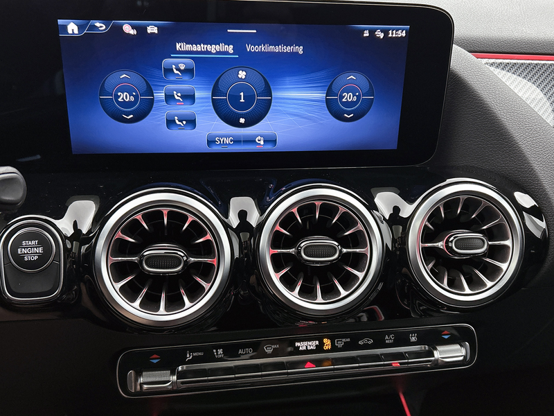 Mercedes-Benz GLA 250 e Business Solution AMG | Trekhaak | Smartphone in — photo 11