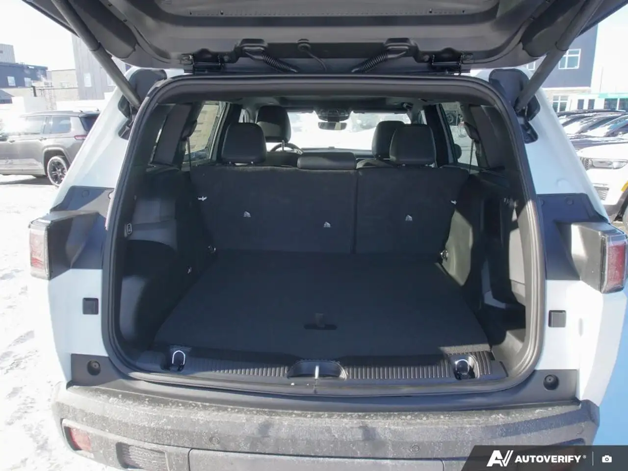 Jeep Cherokee снимка Jeep Cherokee
