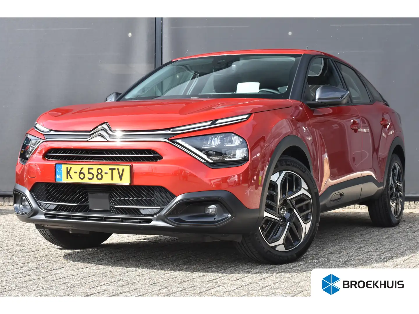 Citroen C4 1.2 Puretech Feel Edition 130pk Automaat | Navigat Rood - 1