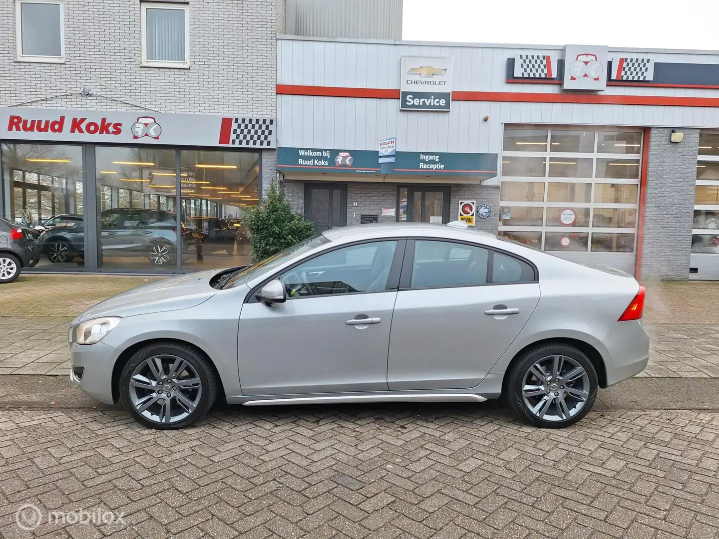 Volvo S60 2.0T INTRO EDITION / Automaat / Nieuwe all-season Gri - 2