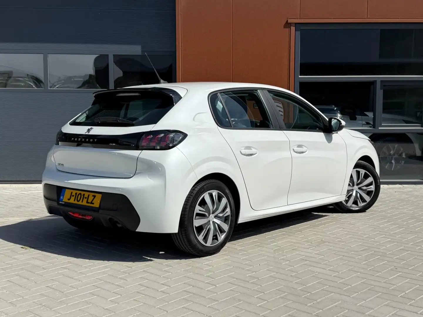 Peugeot 208 1.2 PureTech Active | als Nieuw | Dealerond. | Car Wit - 2