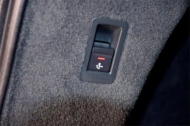 Audi A6 view 4