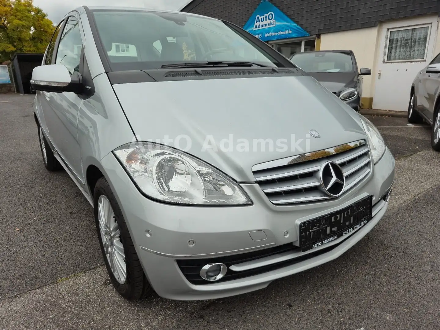Mercedes-Benz A 180 Autotronic Elegance Parkassistent 70tkm Silber - 2