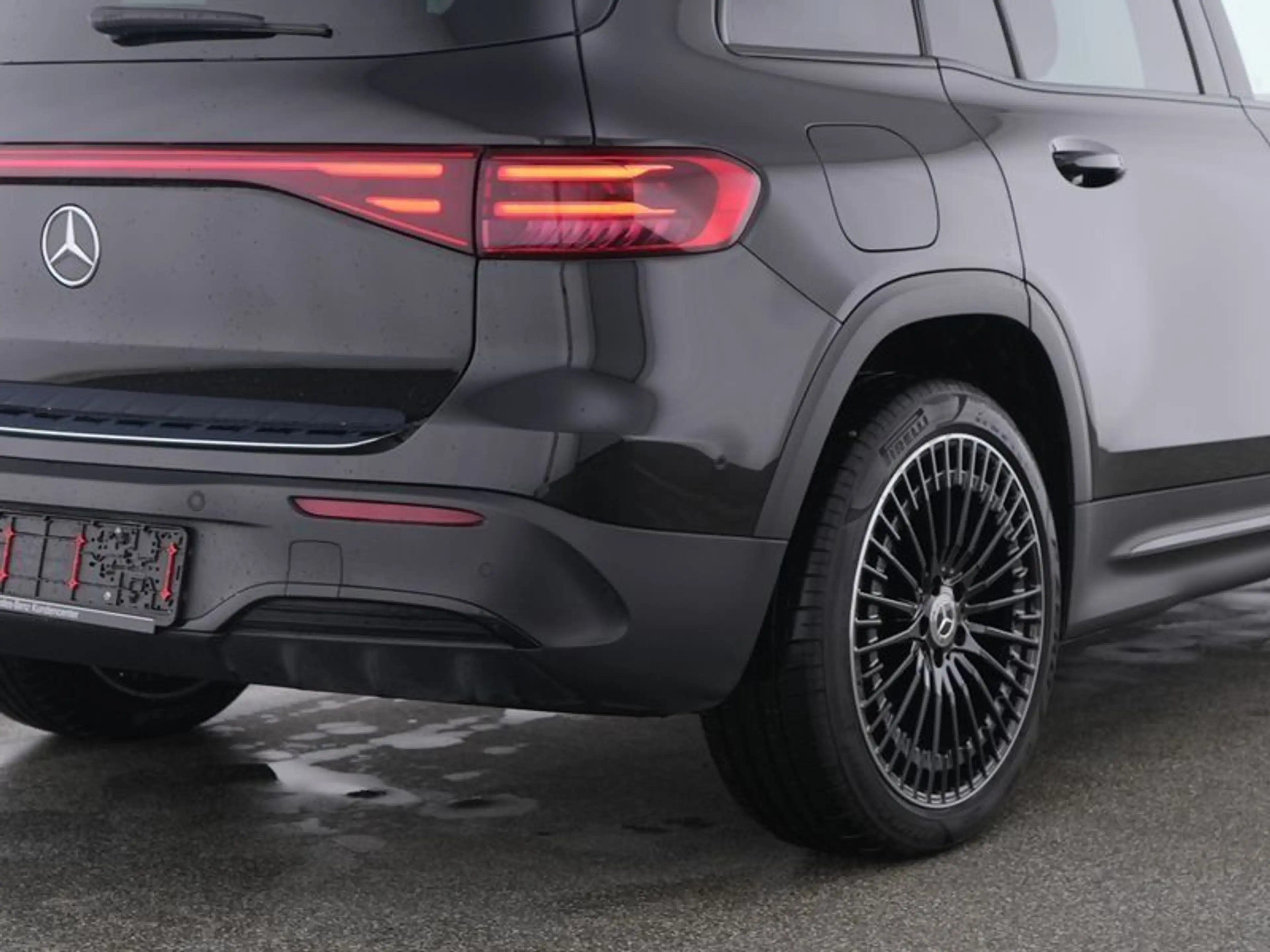 Mercedes-Benz EQB 250 AMG-ADVANCED NIGHT 20"+DÄMPFUNG WDG VZA — photo 4