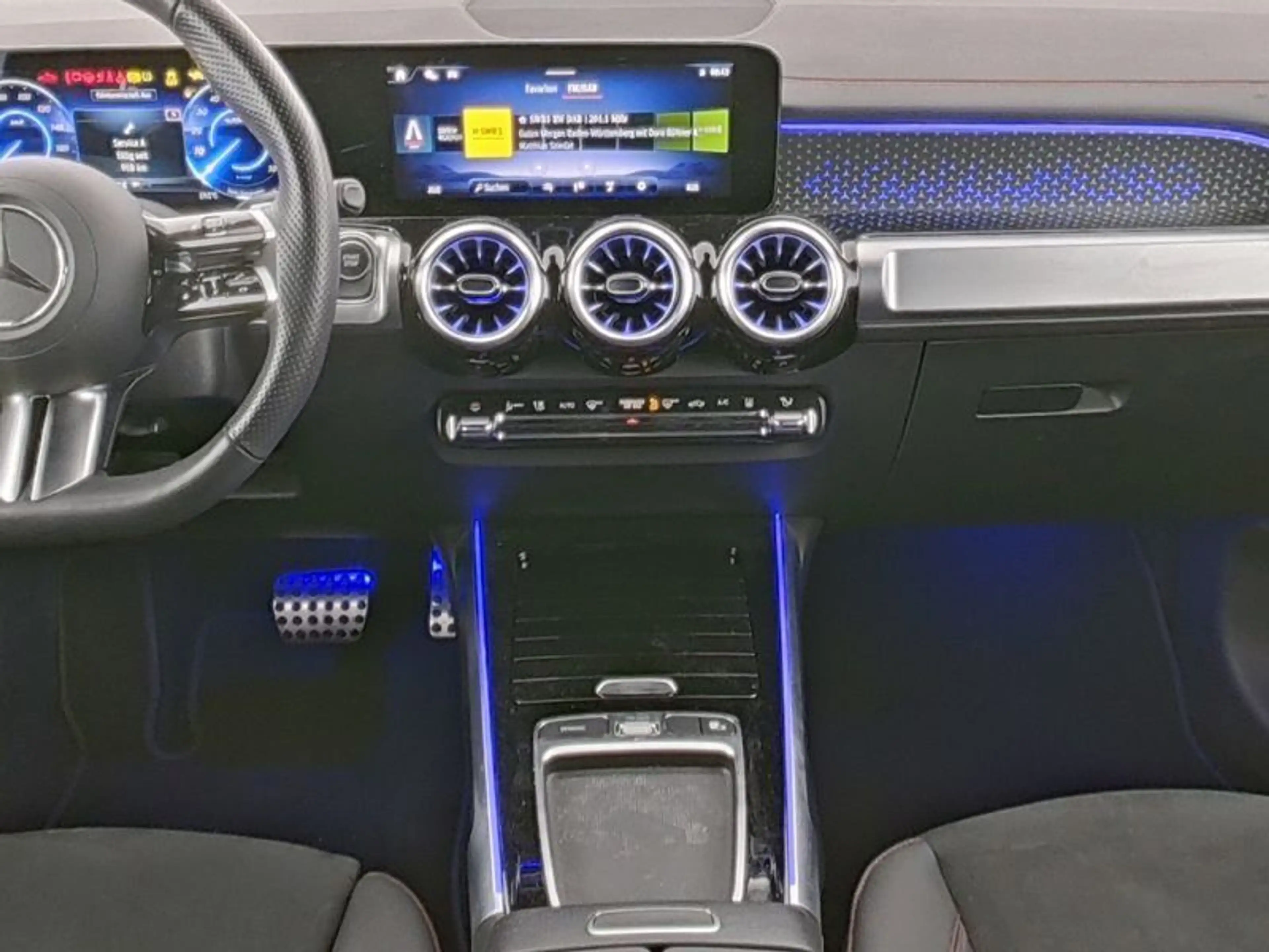 Mercedes-Benz EQB 250 AMG-ADVANCED NIGHT 20"+DÄMPFUNG WDG VZA — photo 5