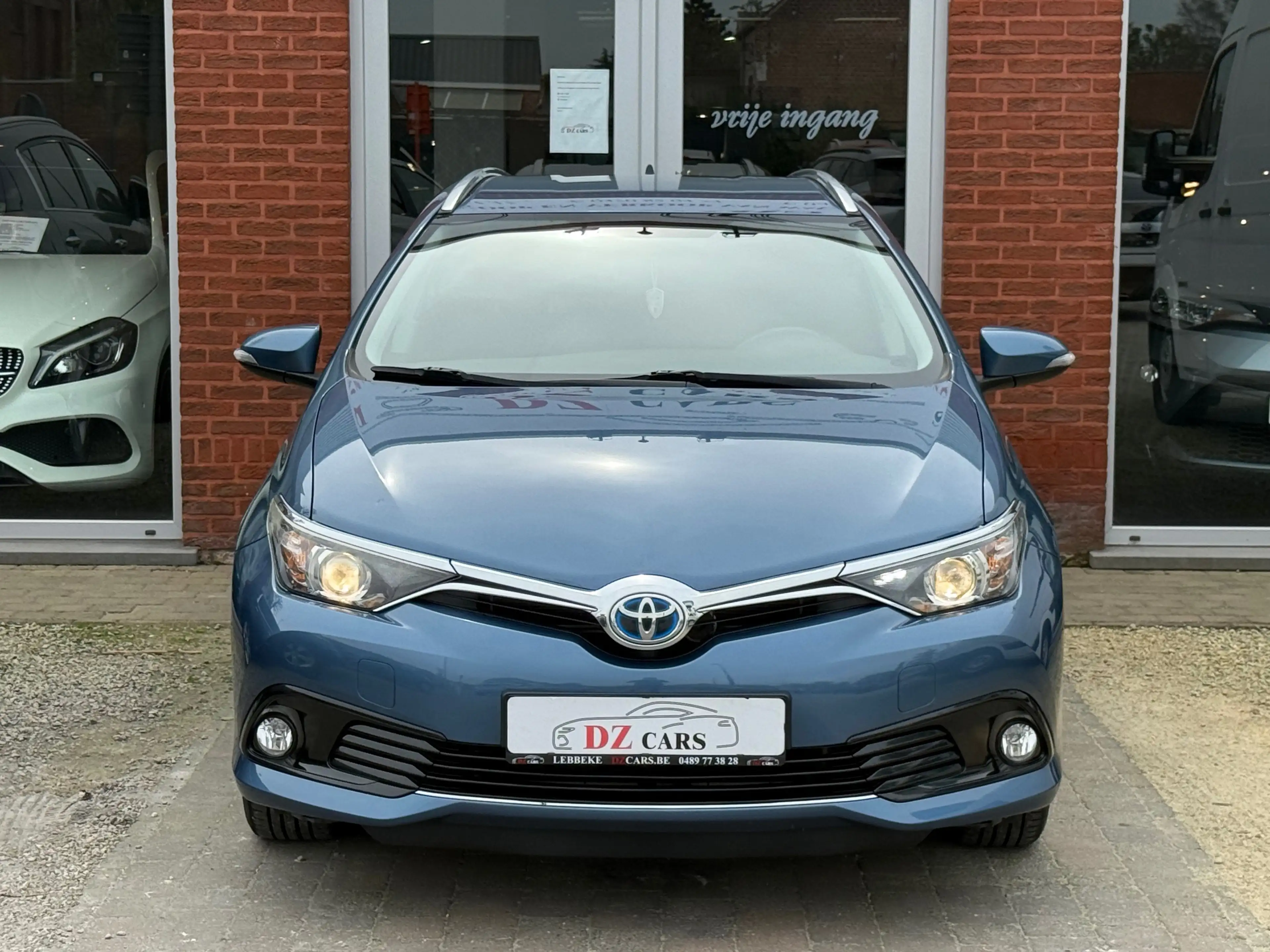 Toyota Auris Auris SW HEV 1.8i HSD Lounge E-CVT — photo 11