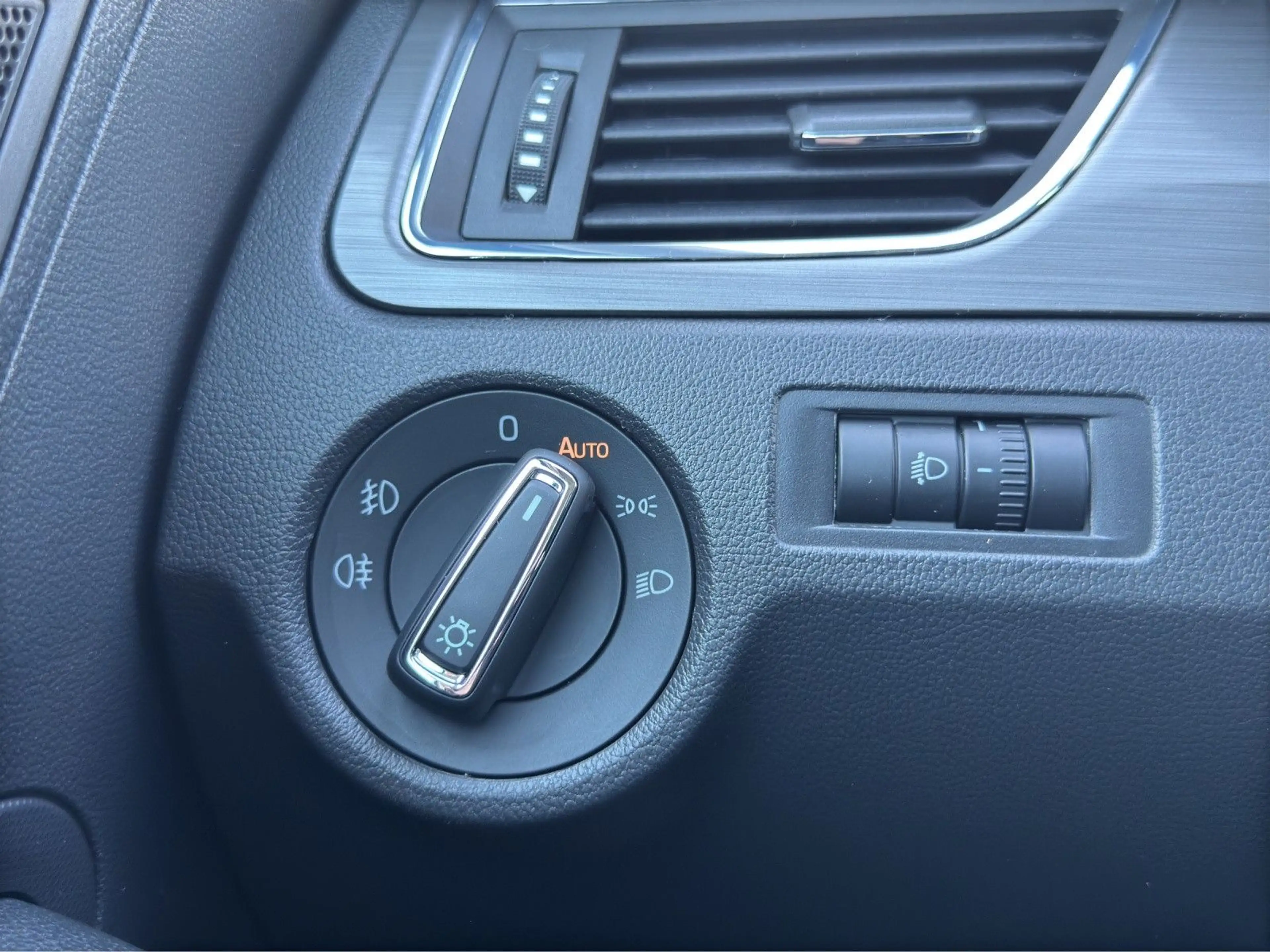 Skoda Rapid/Spaceback Spaceback Clever*Xenon*aus 1.Hand* — photo 15