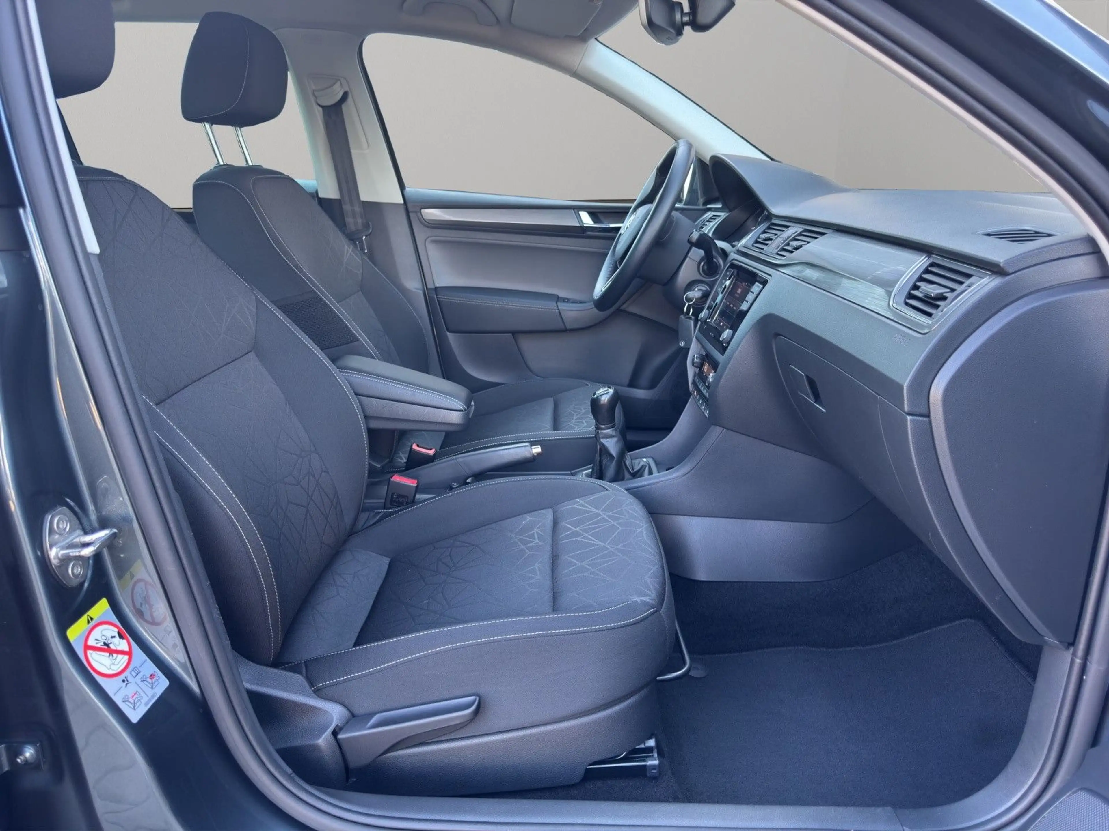 Skoda Rapid/Spaceback Spaceback Clever*Xenon*aus 1.Hand* — photo 11