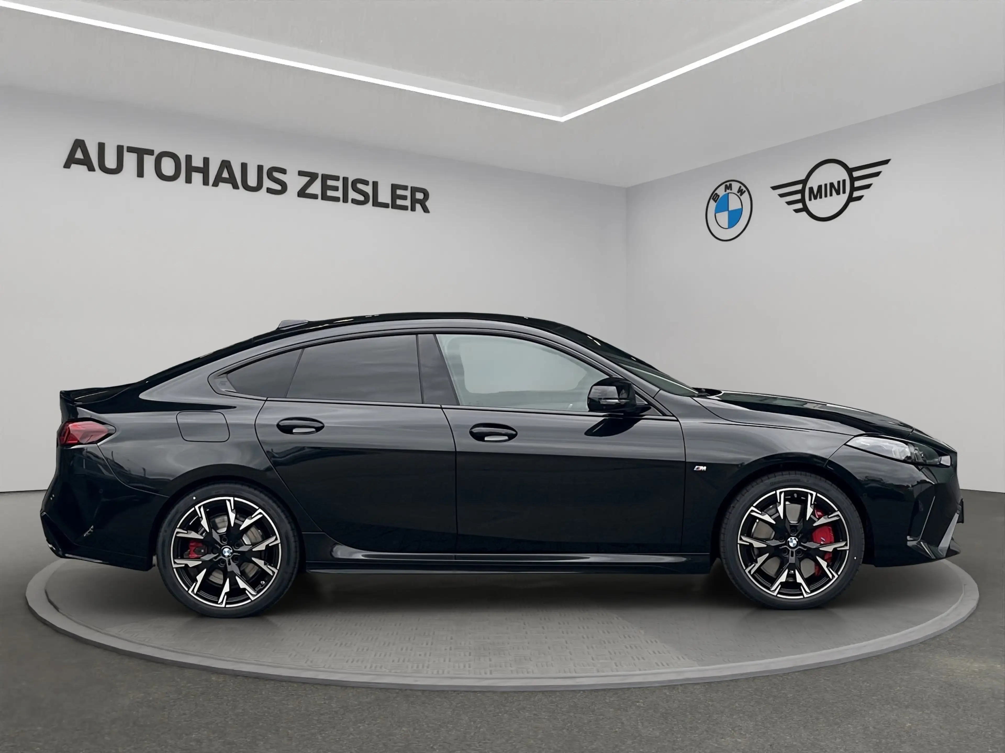 BMW 235 M235i — photo 3