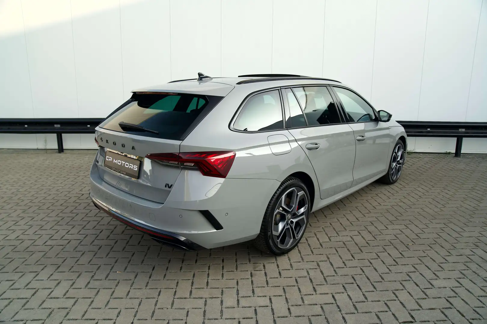 Skoda Octavia RS  HYBRIDE  PANO  245 PK  HUD  FULL  TOP Gris - 2