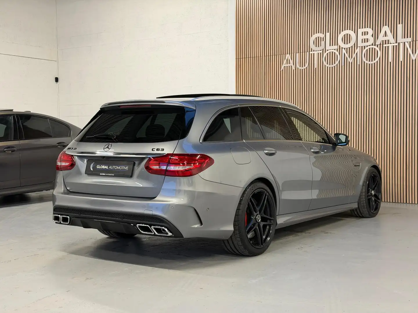 Mercedes-Benz C 63 AMG Estate - SCHUIFDAK - BURMESTER - SPORTUITLAAT - ME Gris - 2