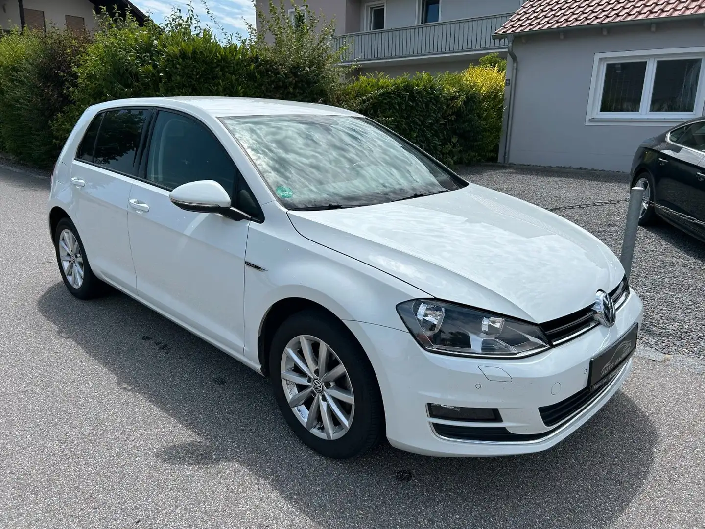 Volkswagen Golf VII Lim. Lounge BMT*NAVI*SHZ* Wit - 1