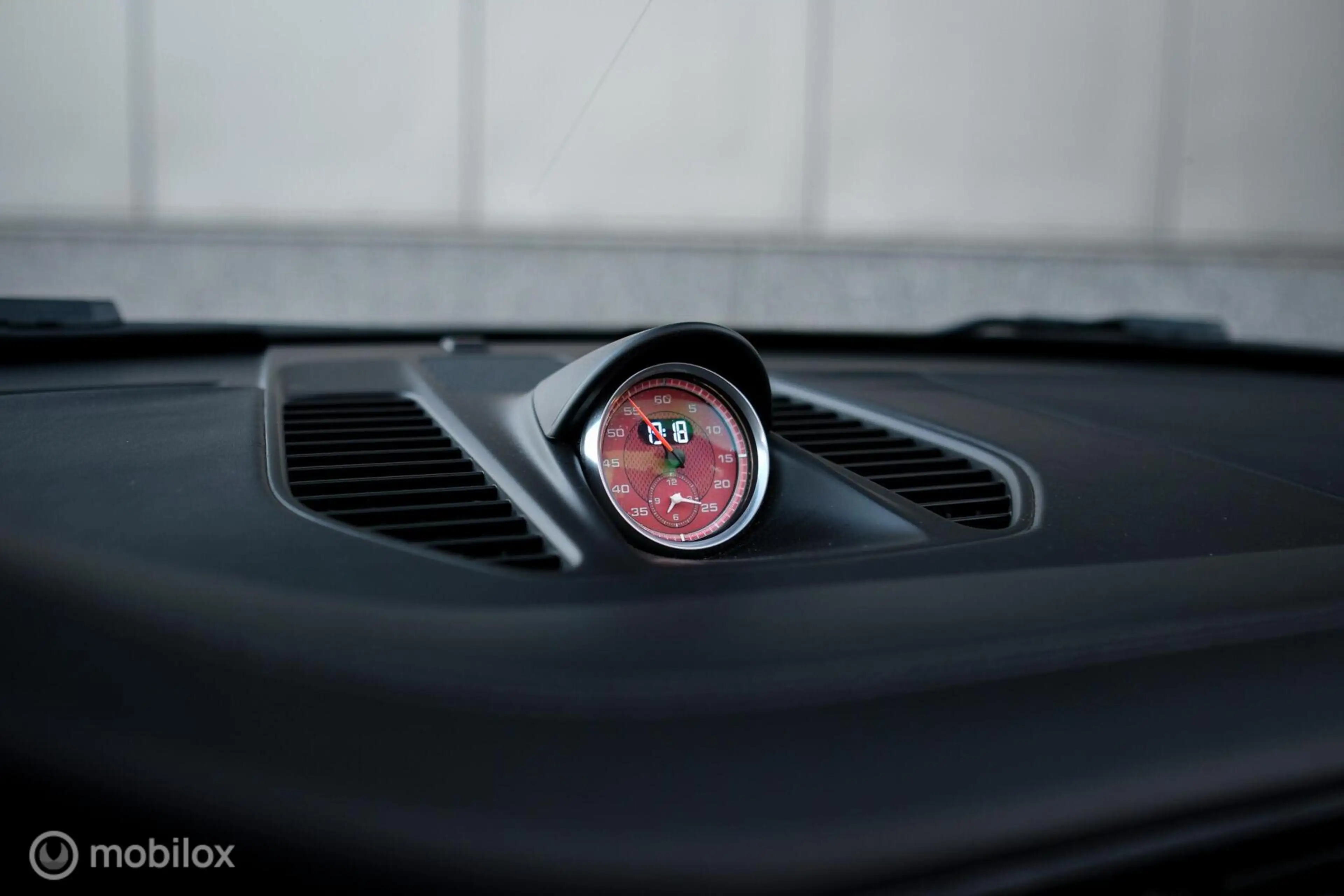 Porsche 991 Cabrio 3.8 Carrera 4S — photo 10