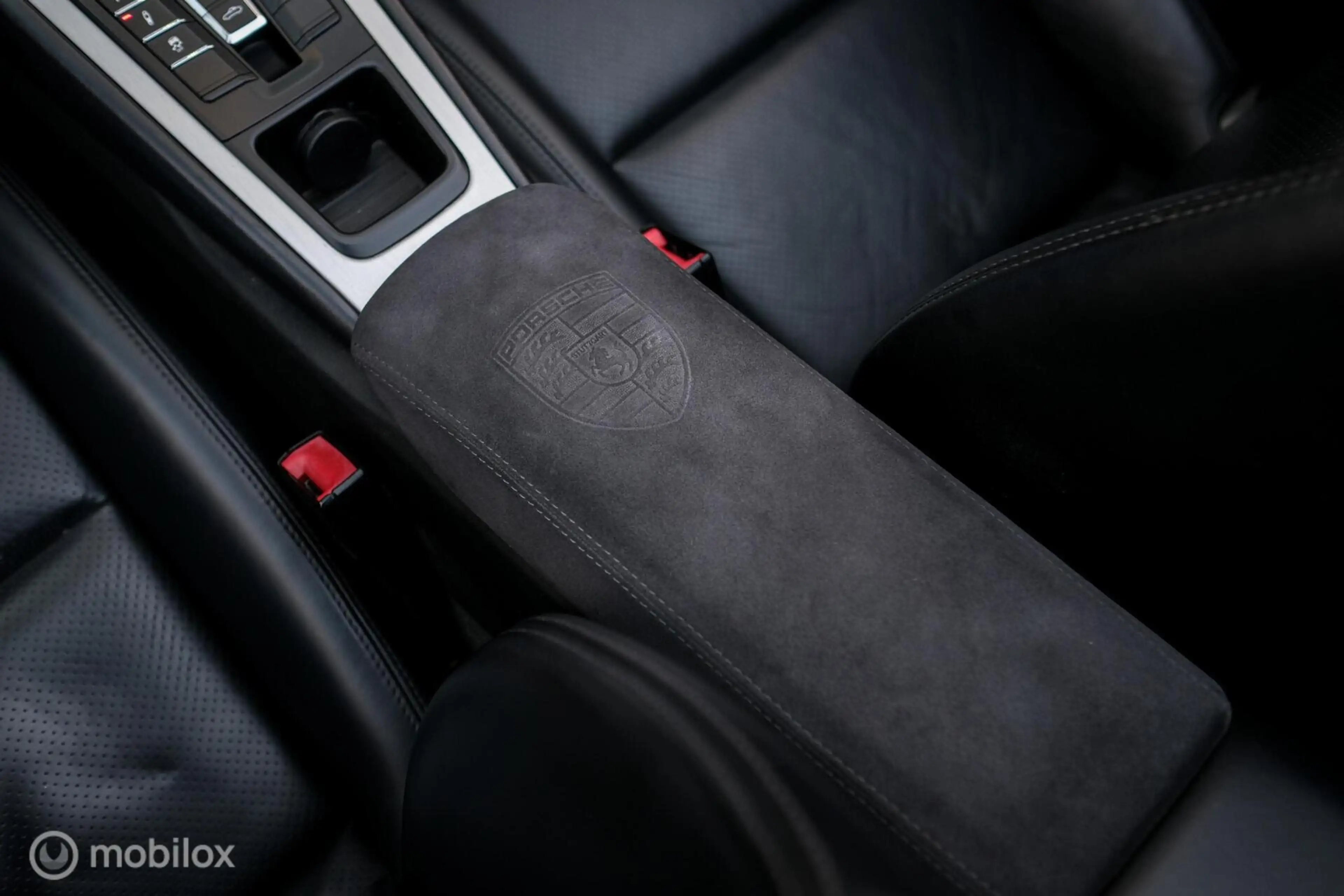 Porsche 991 Cabrio 3.8 Carrera 4S — photo 34