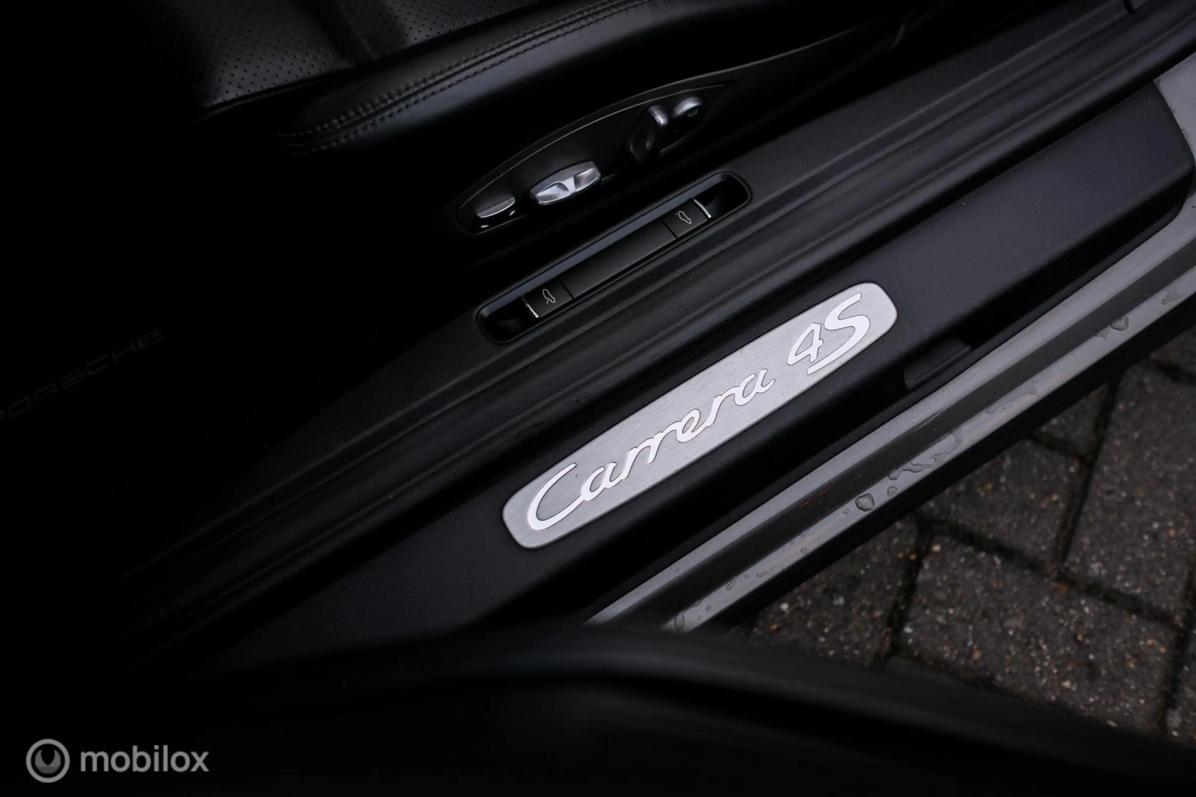 Porsche 991 Cabrio 3.8 Carrera 4S — photo 12