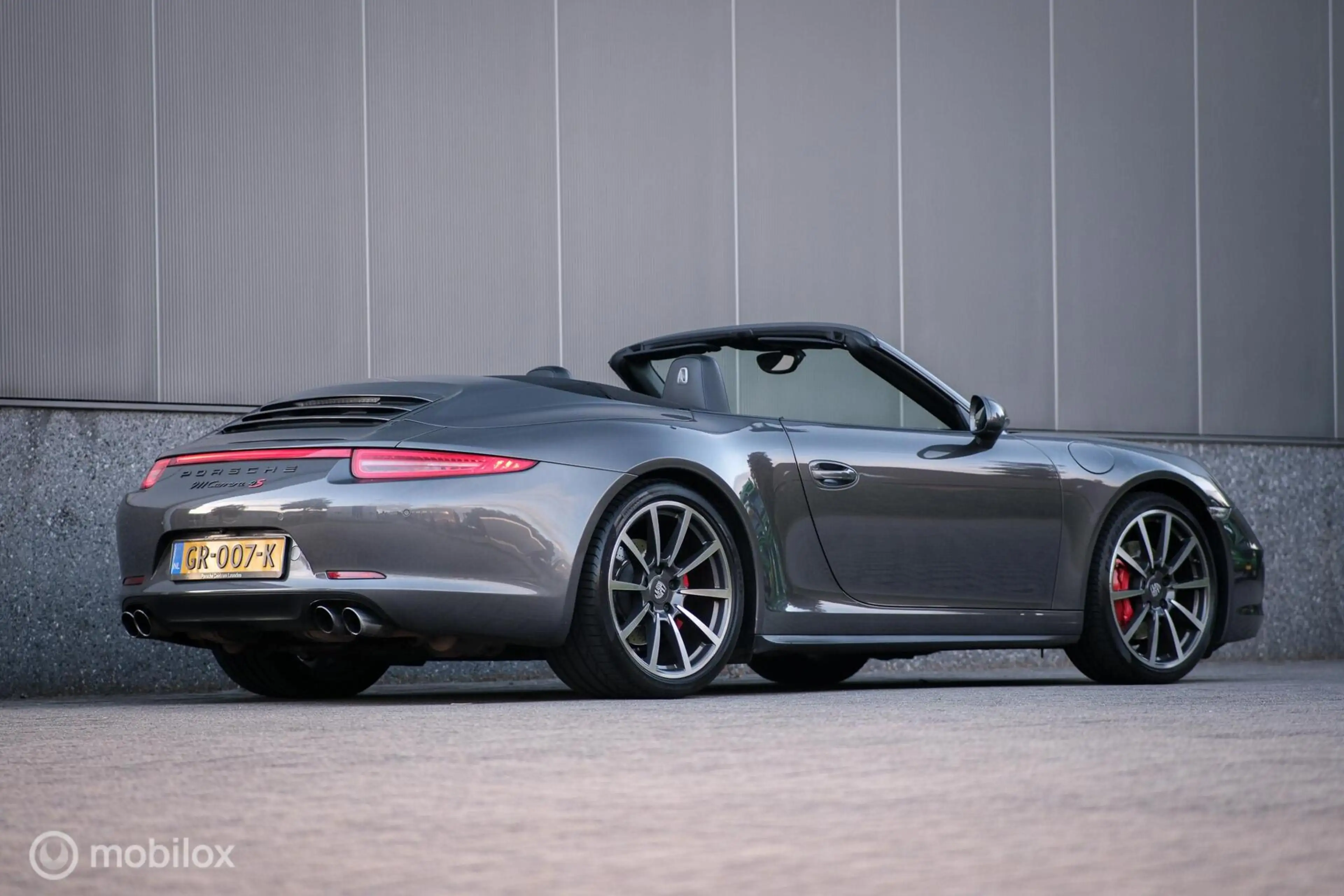 Porsche 991 Cabrio 3.8 Carrera 4S — photo 17