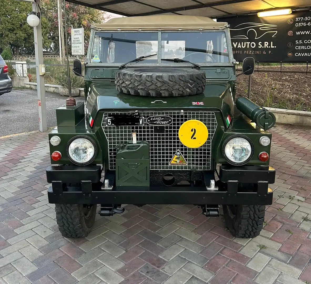 Land Rover Defender Half Ton - 2