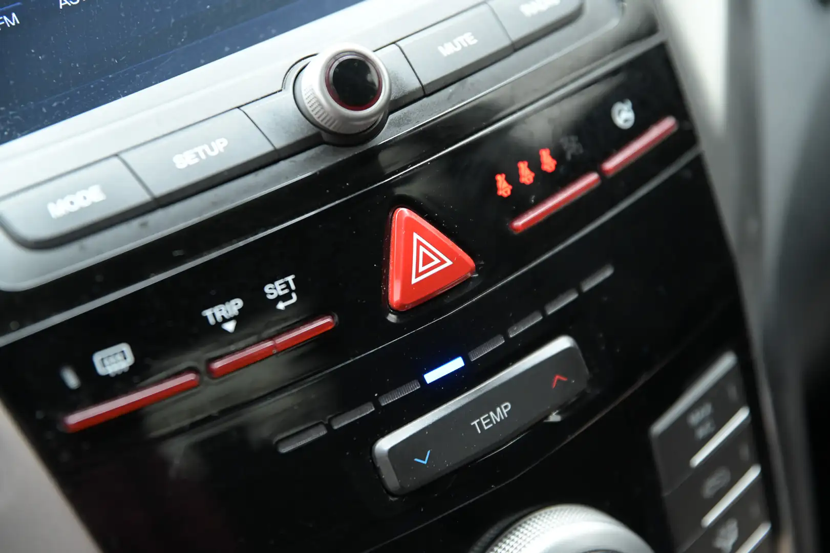 SsangYong Tivoli 1.6 e-XGi Be Visual Hot Roşu - 1