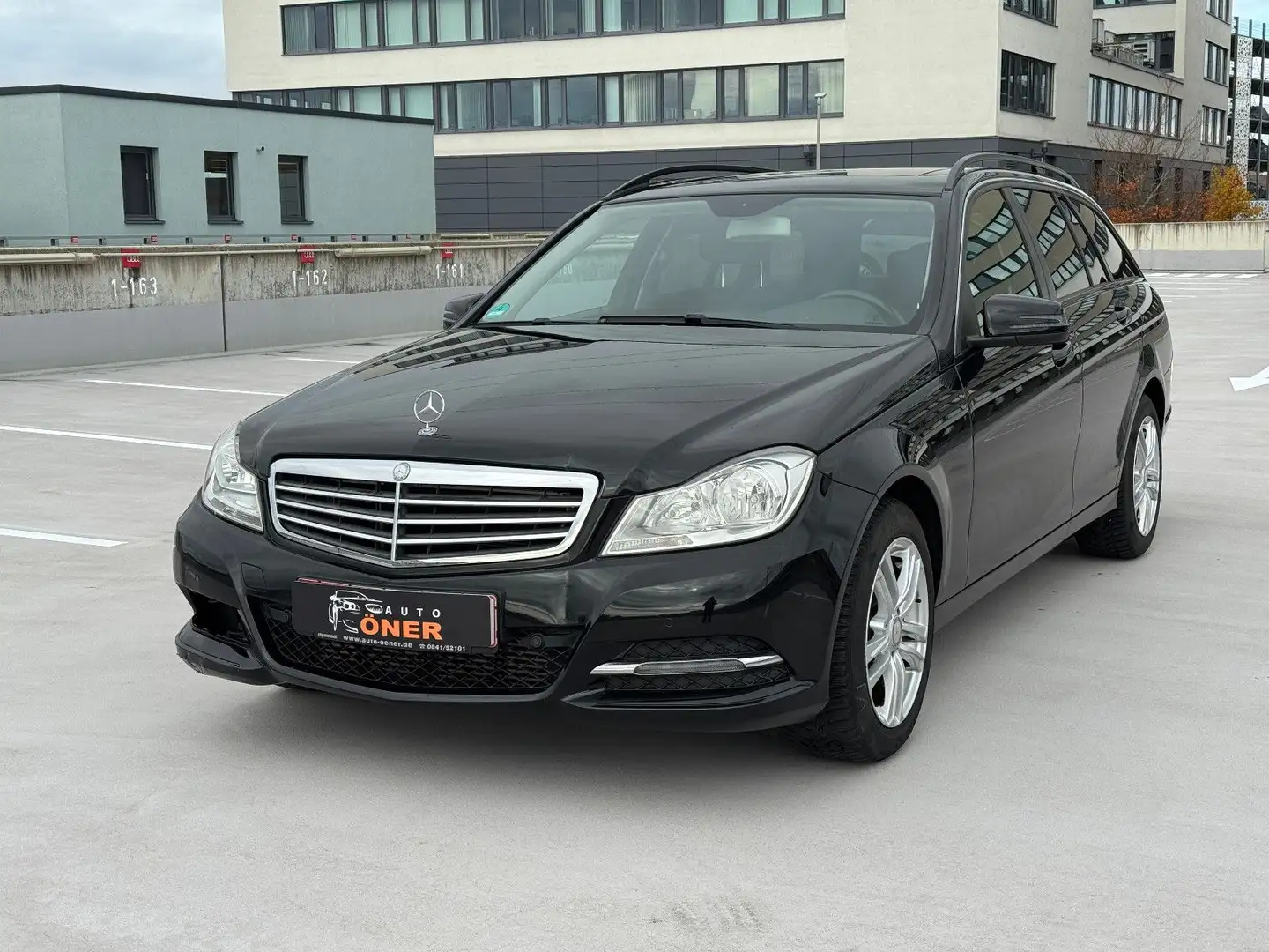 Mercedes-Benz C 180 C -Klasse T-Model BlueEfficiency Noir - 1