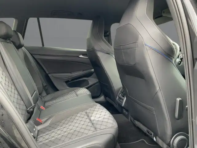 Volkswagen Golf view 13