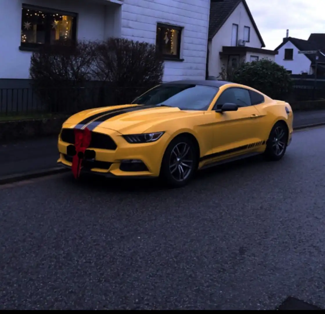 Ford Mustang 2.3 Eco Boost Aut. Gelb - 1
