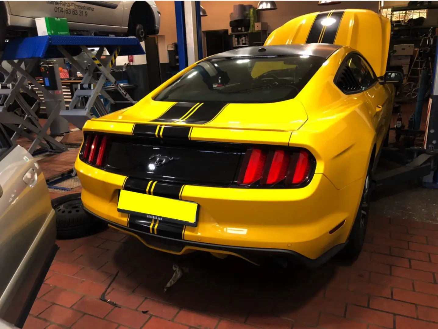 Ford Mustang 2.3 Eco Boost Aut. Gelb - 2