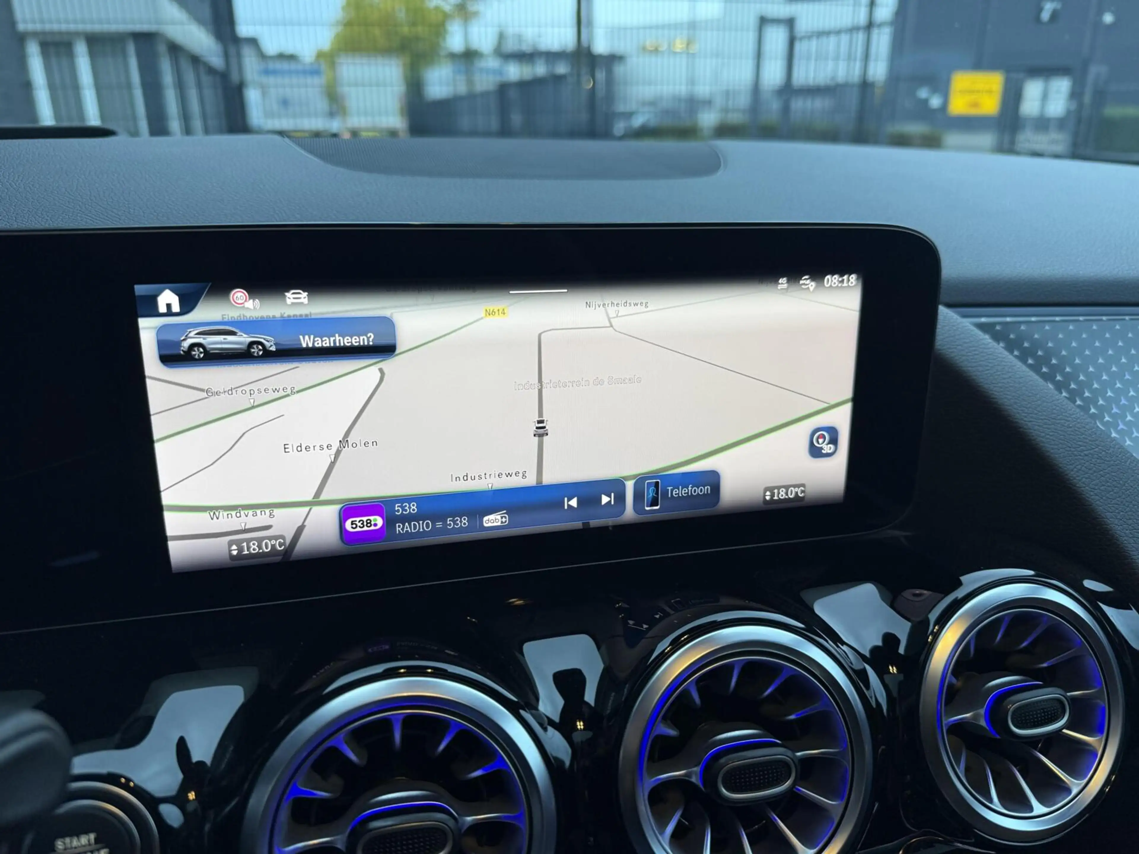 Mercedes-Benz GLA 180 AMG Line MILD-HYBRID PANO LEER HEAD UP — photo 16