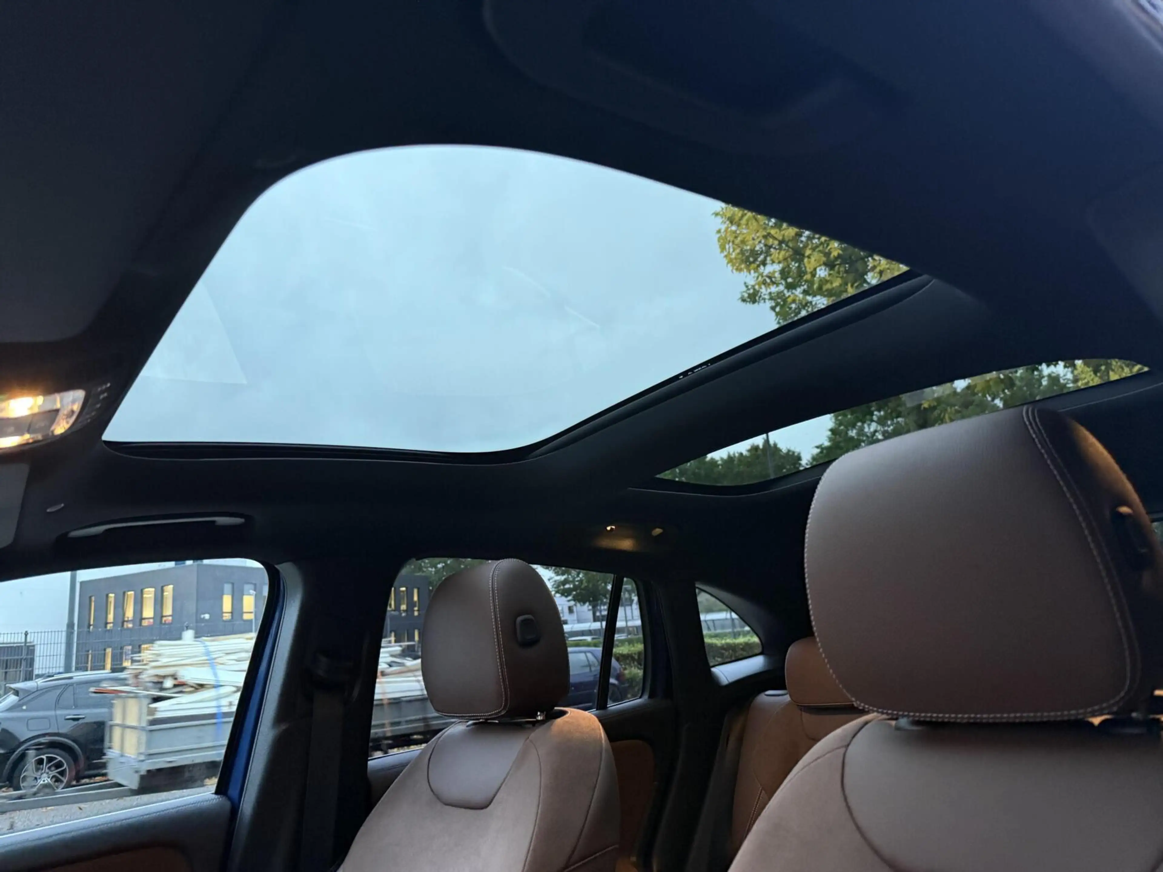 Mercedes-Benz GLA 180 AMG Line MILD-HYBRID PANO LEER HEAD UP — photo 6