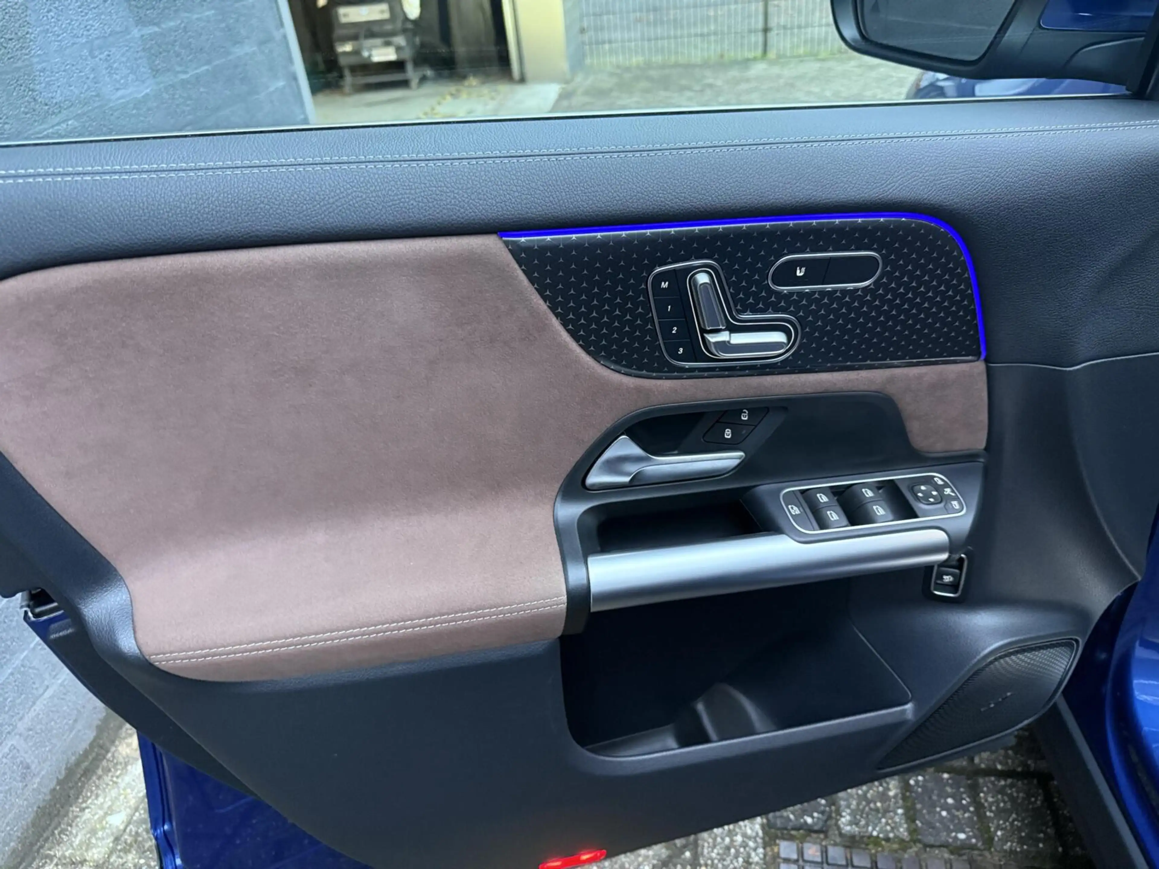 Mercedes-Benz GLA 180 AMG Line MILD-HYBRID PANO LEER HEAD UP — photo 8