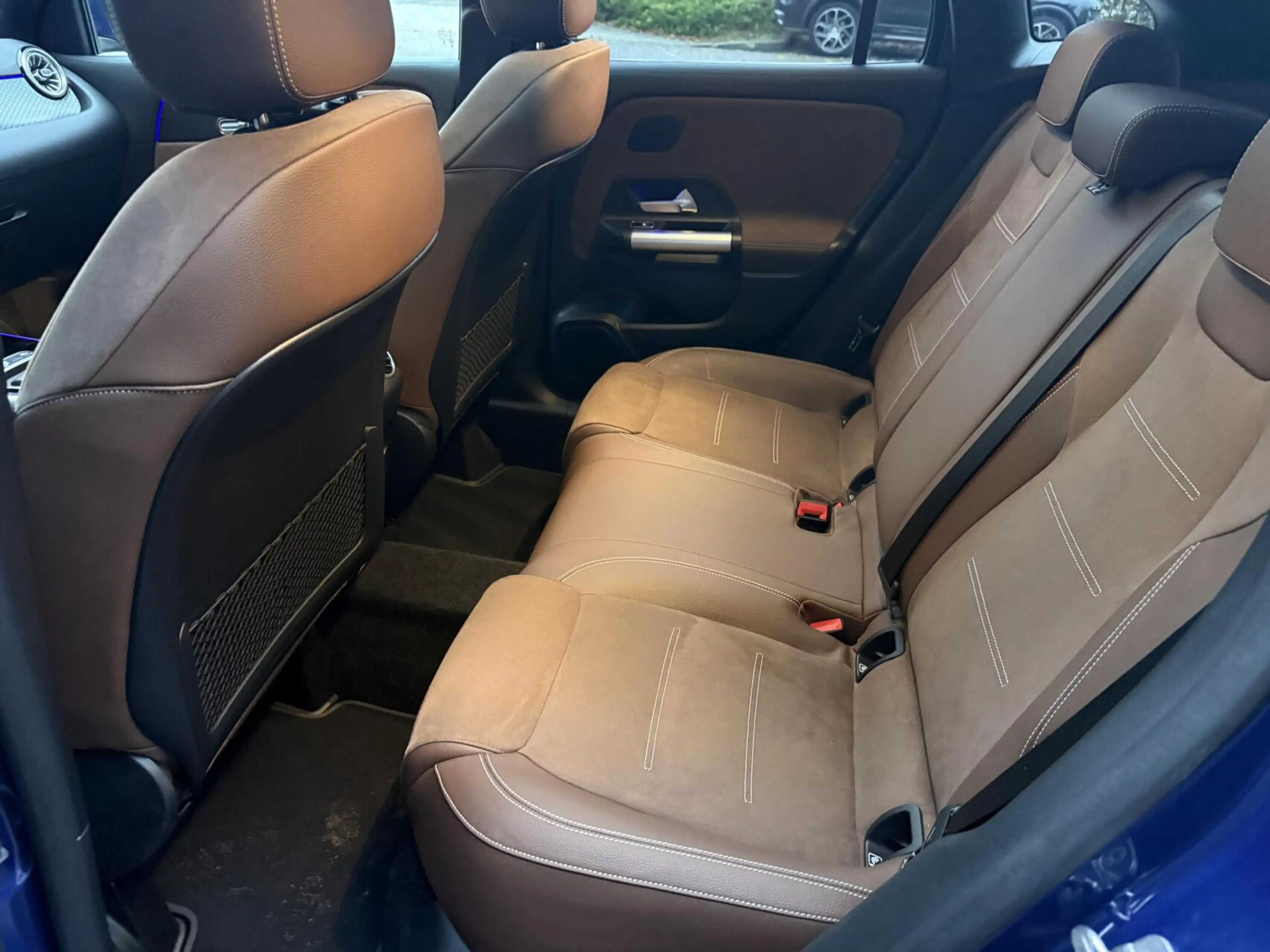 Mercedes-Benz GLA 180 AMG Line MILD-HYBRID PANO LEER HEAD UP — photo 14