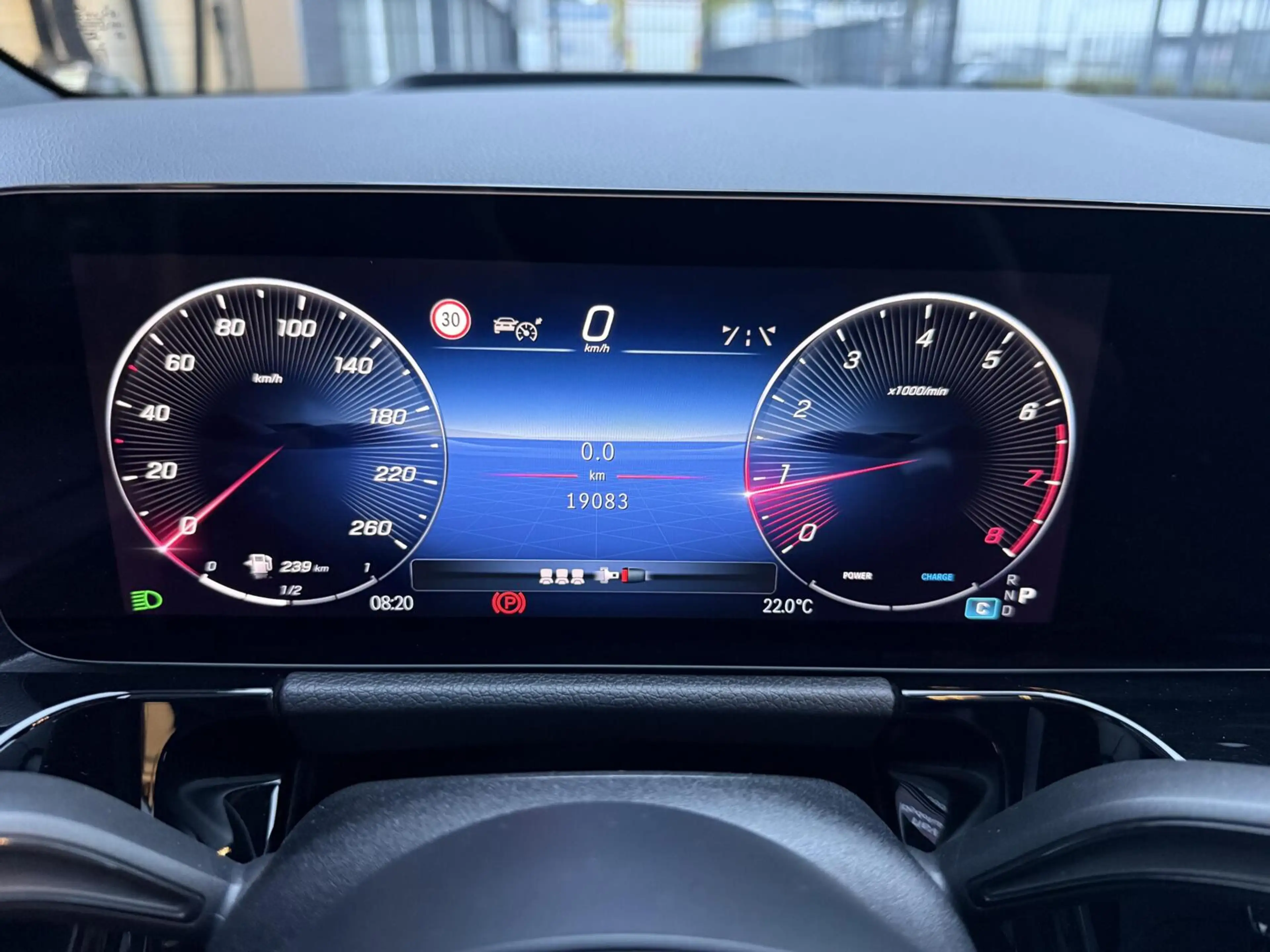 Mercedes-Benz GLA 180 AMG Line MILD-HYBRID PANO LEER HEAD UP — photo 23