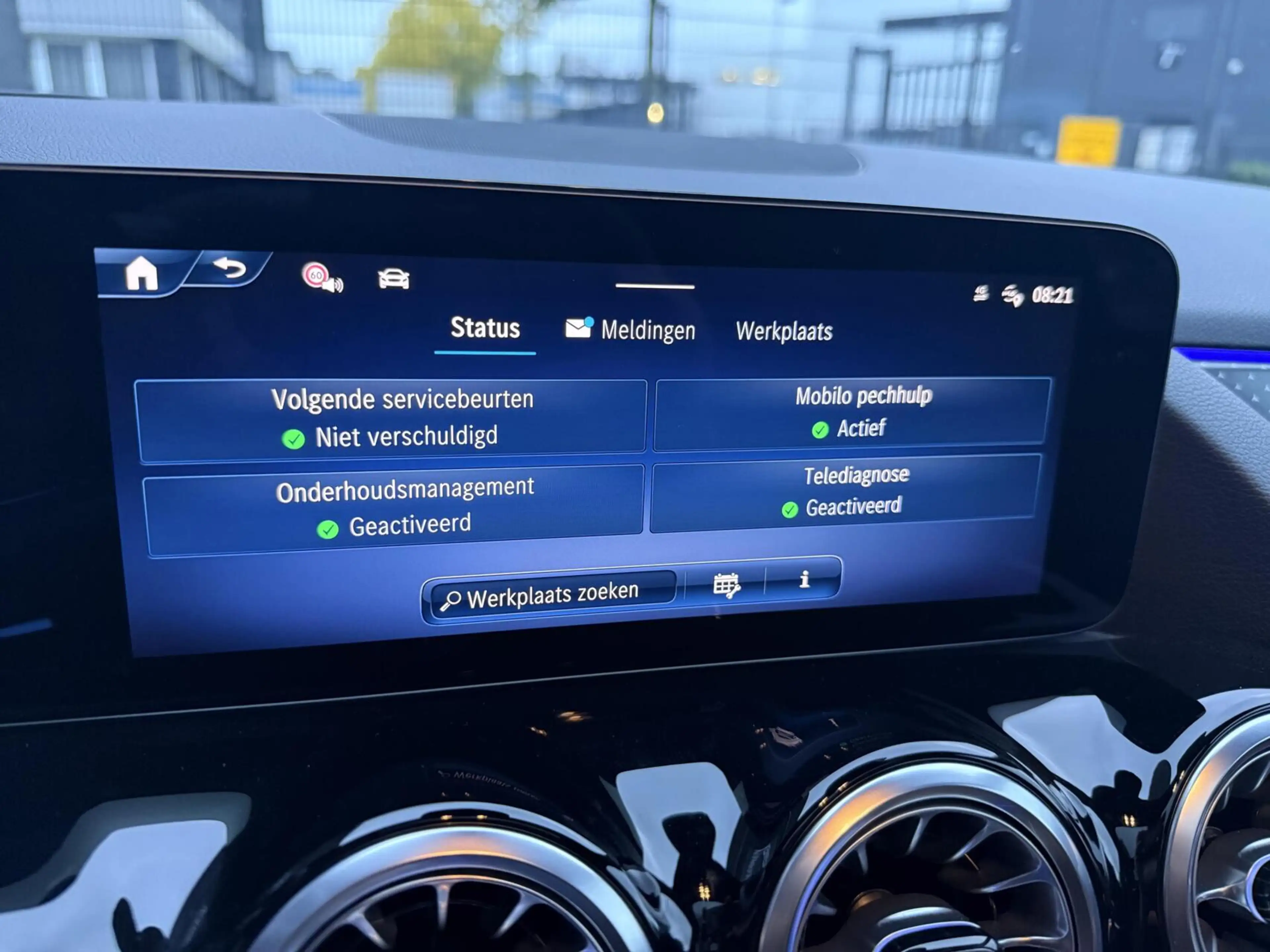 Mercedes-Benz GLA 180 AMG Line MILD-HYBRID PANO LEER HEAD UP — photo 21
