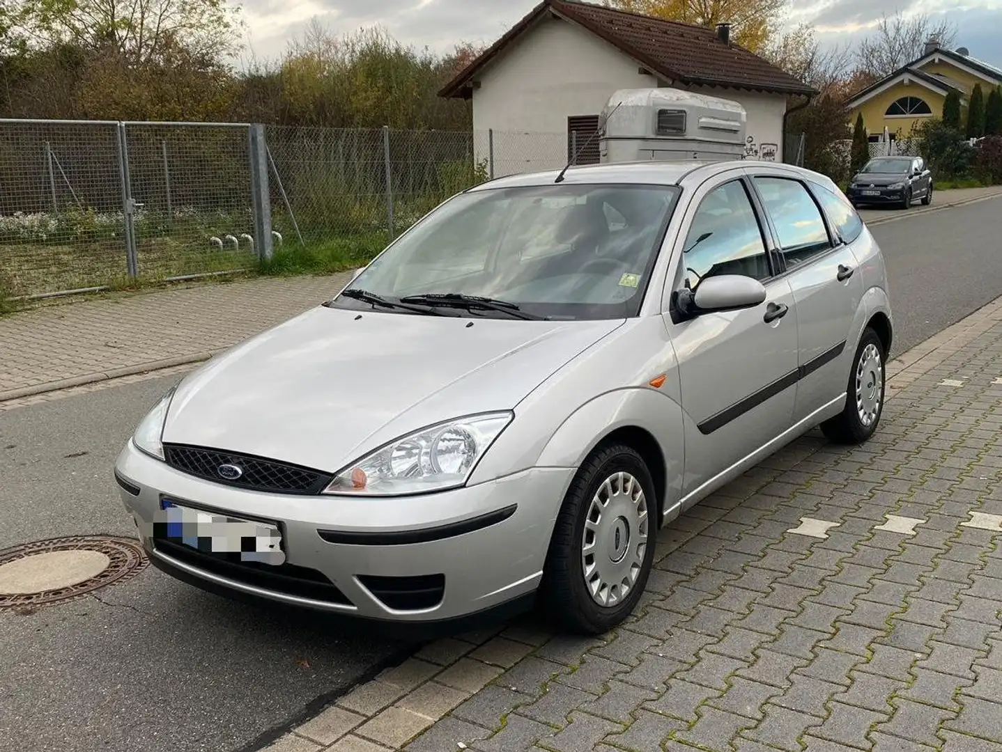 Ford Focus 1,6 + 57000 KM + neue Hauptuntersuchung ! Silber - 2