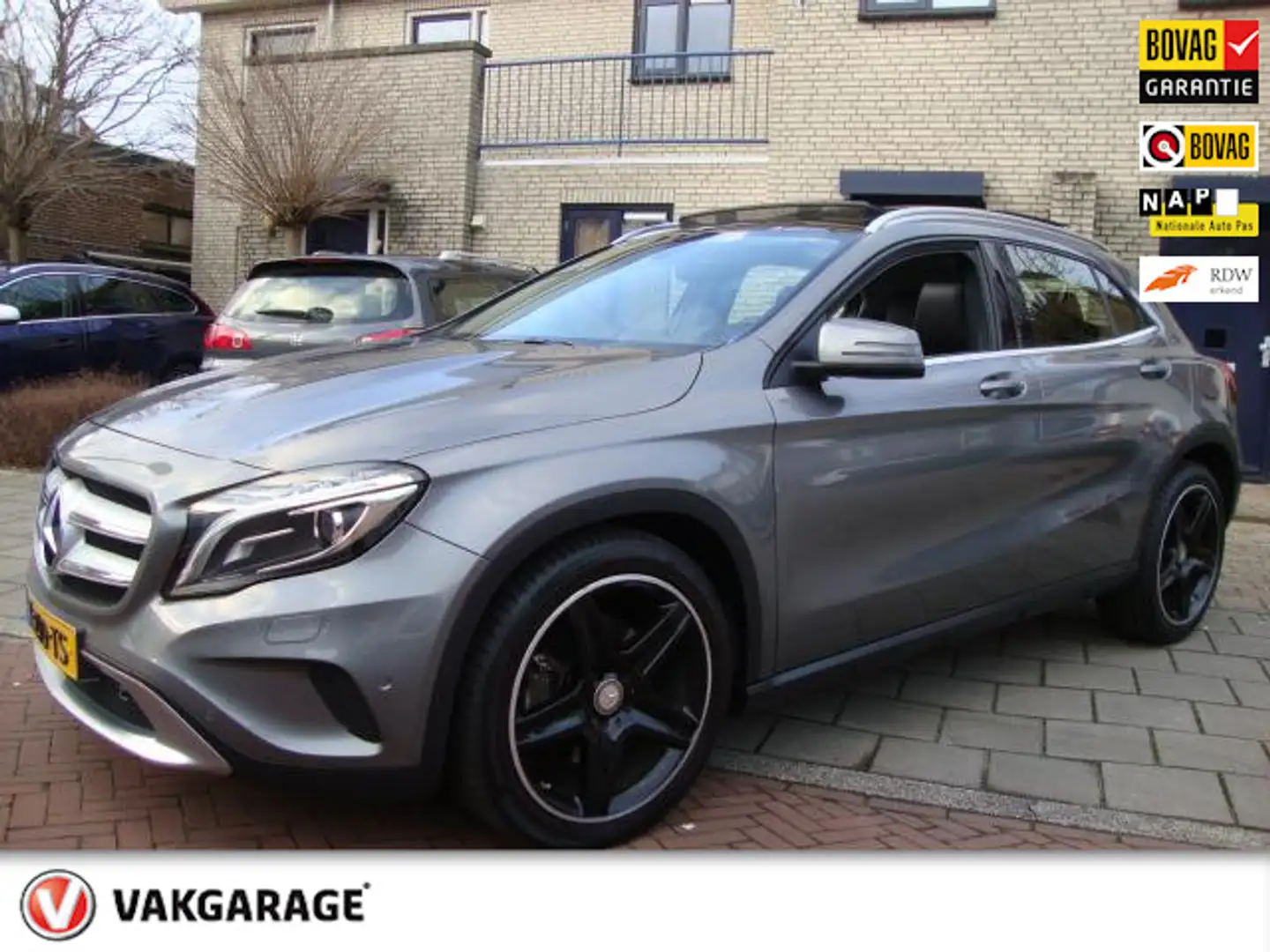 Mercedes-Benz GLA 250 Prestige panoramadak/led koplampen Šedá - 1