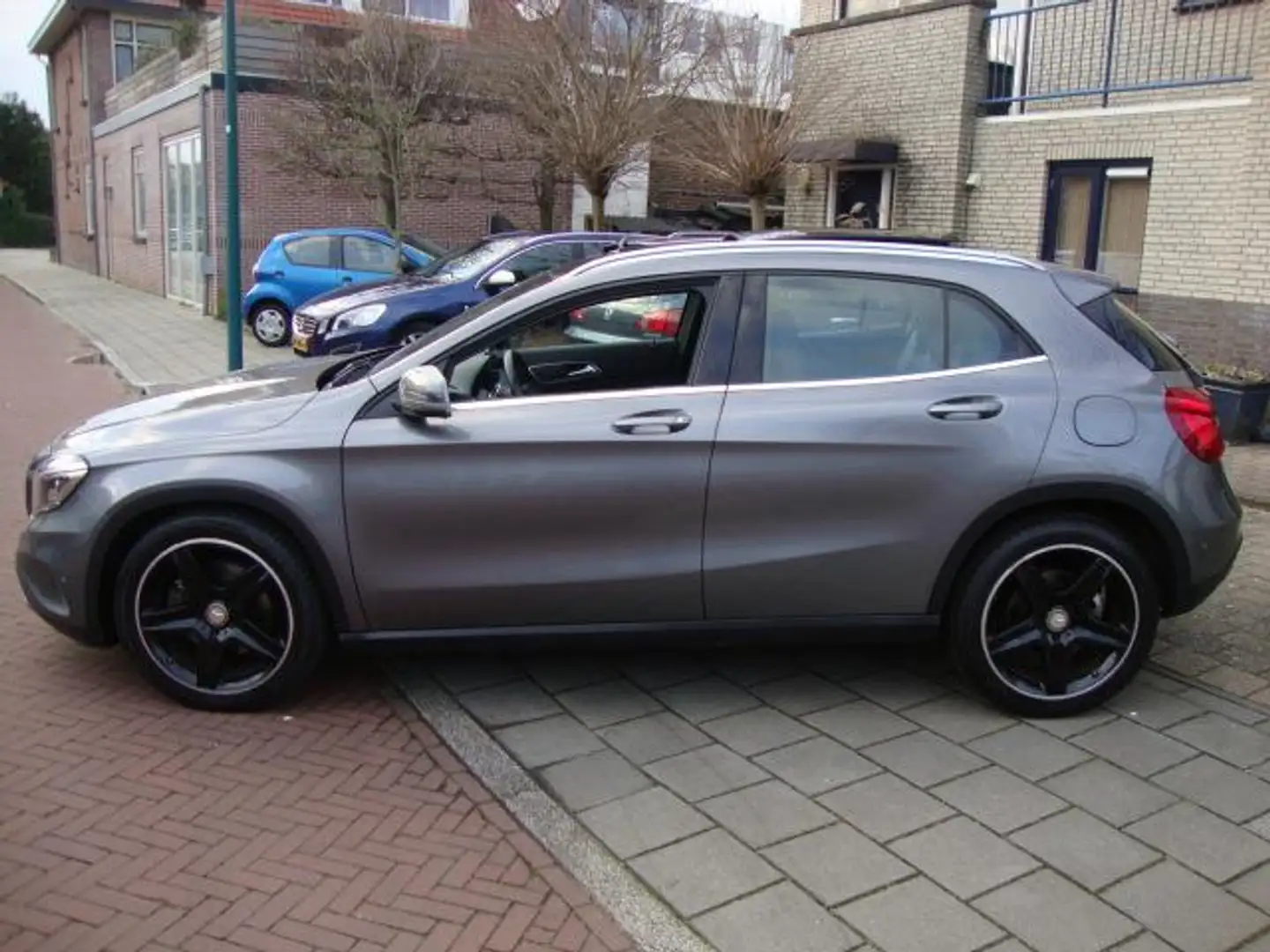 Mercedes-Benz GLA 250 Prestige panoramadak/led koplampen Szary - 2